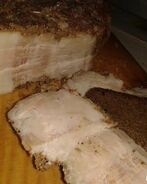 Сало в луковой шелухе