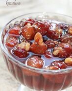 Варенье из красно-желтой черешни с орехами