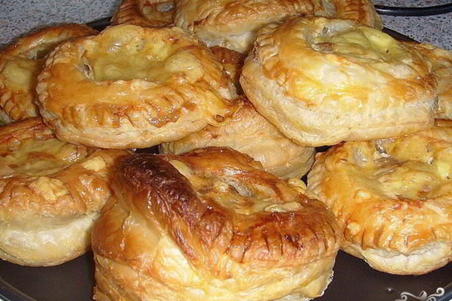 Рецепт беляшей из слоеного теста