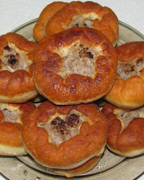 Беляши с мясом на сковороде