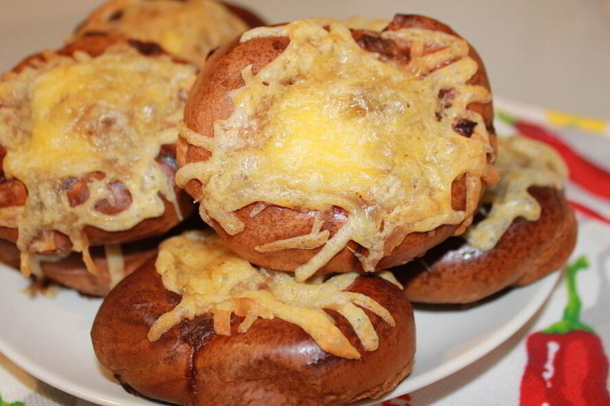 Рецепт ленивых беляшей под сырной шапочкой