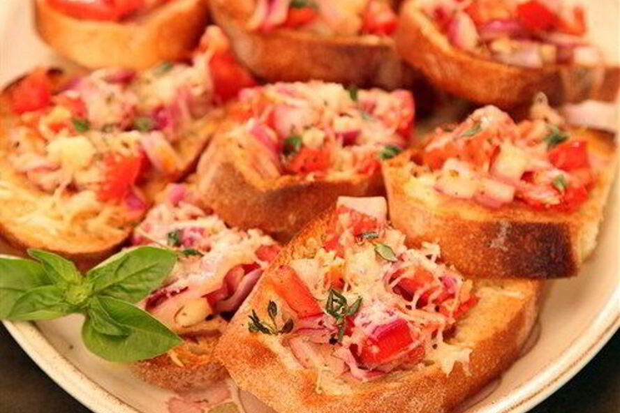 Рецепт брускетты классической и с грибами