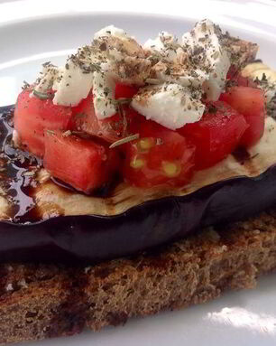 Брускетта с баклажаном-гриль