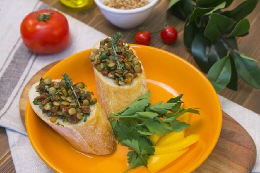 Рецепт брускетты с чечевицей
