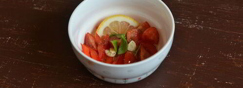 брускетта с фетой, базиликом и овощами. Шаг 4