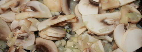 брускетта с грибами и свежими помидорами. Шаг 4