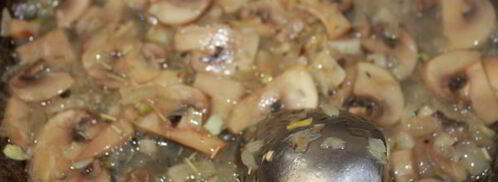 брускетта с грибами и свежими помидорами. Шаг 5