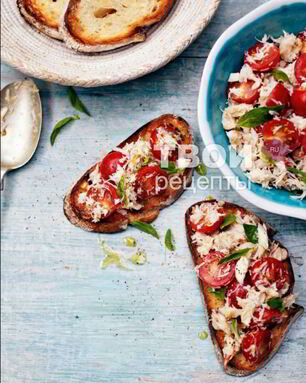 Брускетта с крабом