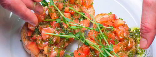 брускетта с лососем и томатами. Шаг 10