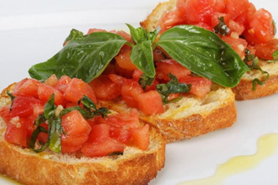 Рецепт брускетты с помидорами и базиликом
