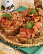 Брускетта с помидорами и чесноком