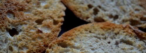 брускетта со свеклой, мягким сыром и корнишонами. Шаг 3