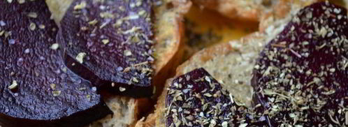 брускетта со свеклой, мягким сыром и корнишонами. Шаг 4