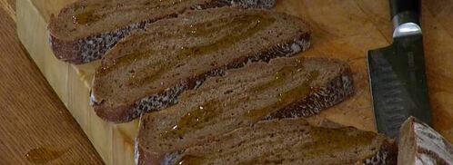 брускетты с лисичками, сельдереем и зеленым луком. Шаг 8