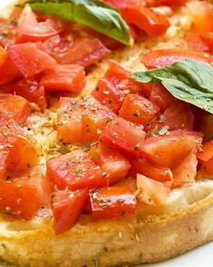 Брускетты с помидорами и базиликом
