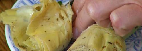 брускетты с тунцом, анчоусами и яйцами пашот. Шаг 8