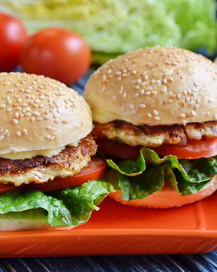 Бургер с индейкой в азиатском стиле