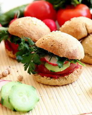 Гамбургеры овощные из нутовых булочек