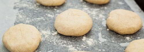 куриный бургер с булочками из трех видов муки. Шаг 3