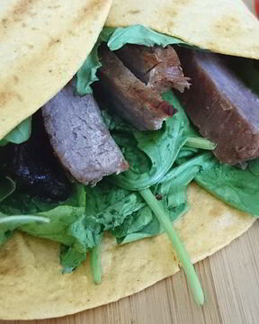 Буррито гриль с говядиной и черносливом