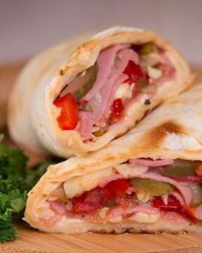 Буррито по-мексикански с сыром и ветчиной