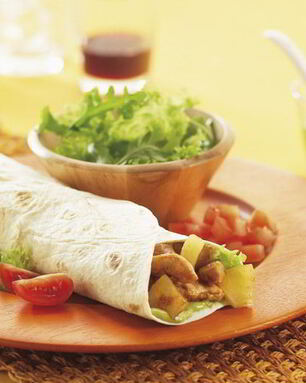 Мексиканская буррито с овощами, грибами и курицей