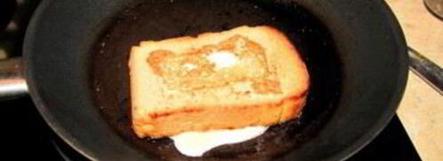 бутерброд с яйцом на сковороде. Шаг 5