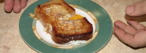 бутерброд с яйцом на сковороде. Шаг 6