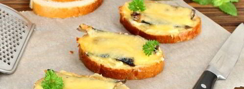 бутерброды горячие со шпротами. Шаг 9