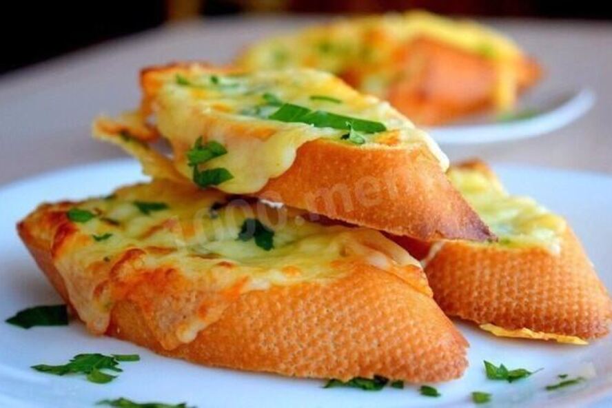 Рецепт бутербродов с чесноком и сыром