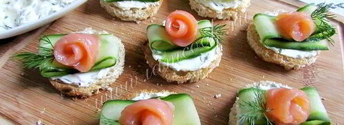 бутерброды с огурцом и форелью. Шаг 9