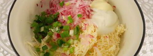 бутерброды с пастой из редиса и плавленного сыра. Шаг 3