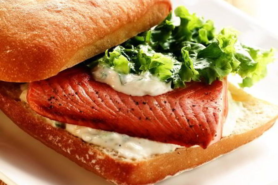 Рецепт бутербродов с сыром и вареной семгой