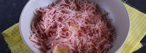 горячие бутерброды с колбасой и сыром в духовке. Шаг 6