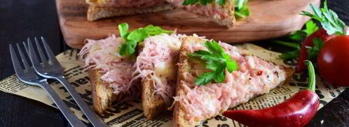 горячие бутерброды с колбасой и сыром в духовке. Шаг 12