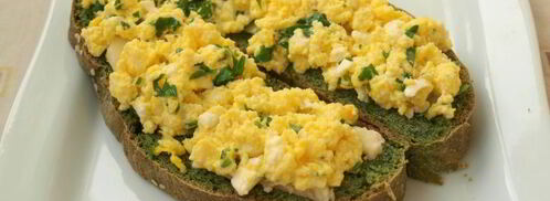 зеленые бутерброды с омлетом и брынзой. Шаг 6