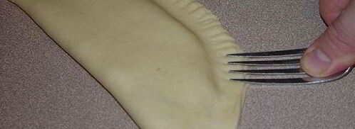 чебуреки с мясом на минеральной воде. Шаг 8