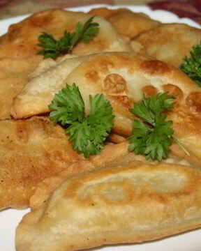 Сочные хрустящие чебуреки со свининой