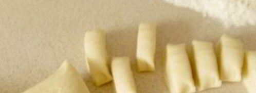 тесто для чебуреков на минералке. Шаг 4