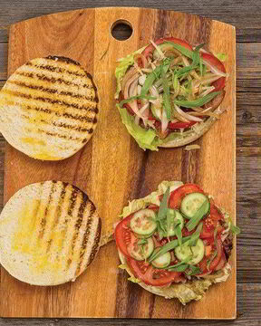 Чизбургер с говядиной коби и запеченным картофелем