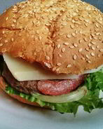 Чизбургер с телячьей котлетой гриль