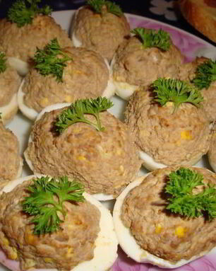 Фаршированные печеночные яйца