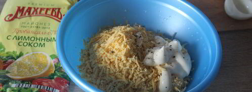 фаршированные яйца с сыром и красной икрой. Шаг 5