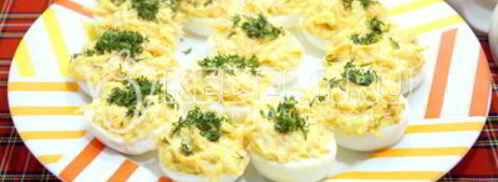 фаршированные яйца с сыром. Шаг 8