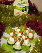 Перепелиные яйца, фаршированные овощами