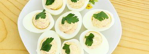 яйца, фаршированные крабовыми палочками. Шаг 10