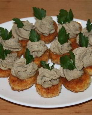 Яйца, фаршированные куриной печенью