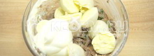 яйца фаршированные печенью. Шаг 6