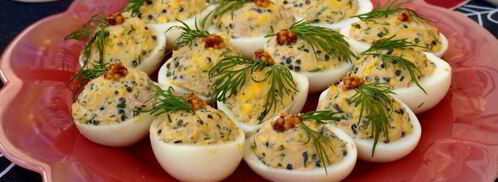 яйца фаршированные тунцом и икрой из водорослей. Шаг 6