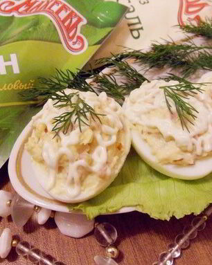 Яйца, фаршированные ветчиной и хреном